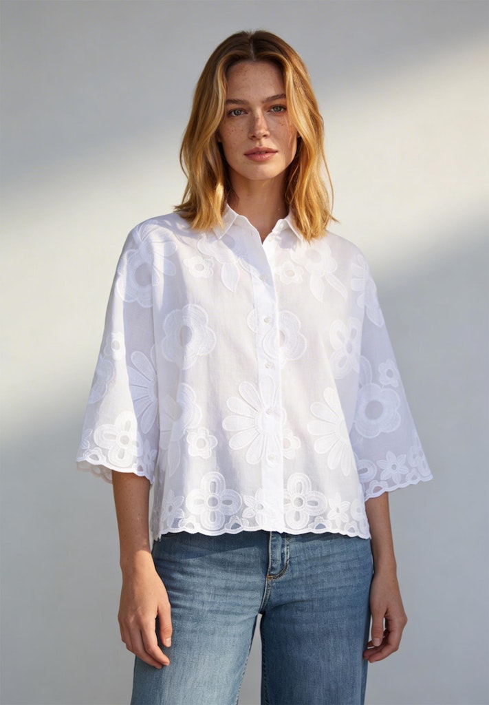 61032001 MORE&MORE - Flower Embroidery Blouse 0010 white