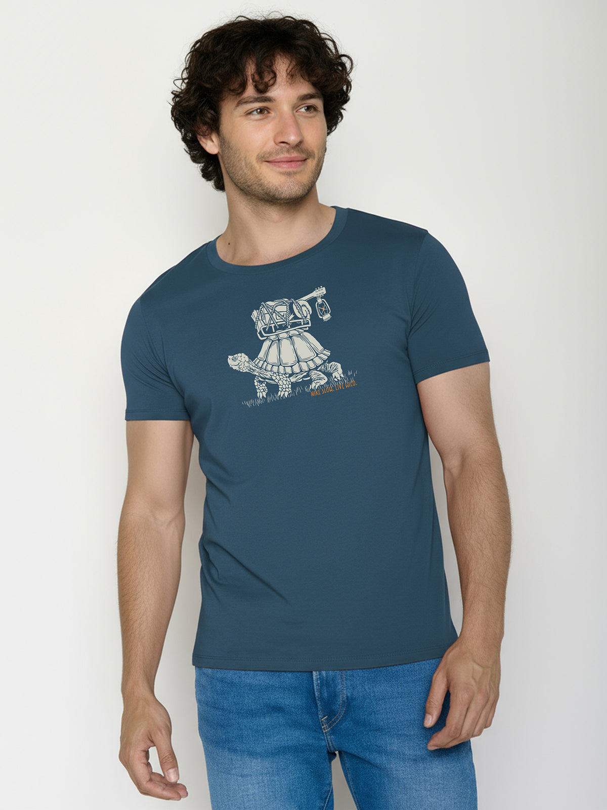 000027_8445 GREENBOMB - men Turtle Walk T-Shirt blue pine